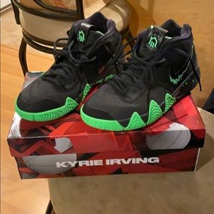 Kyrie 4 Youth Basketball Sneakers